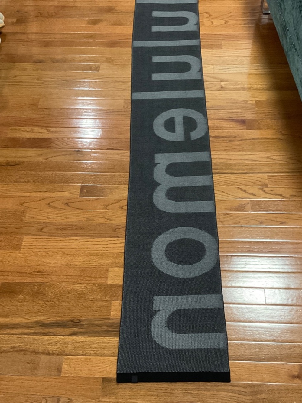 lululemon athletica Black and Light Gray Logo Knit Scarf - Picture 3 of 3